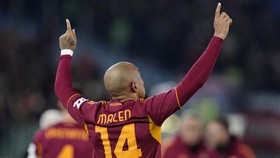 Soccer Football - Serie A - AS Roma v Cagliari - Stadio Olimpico, Rome, Italy - February 9, 2026AS Roma's Donyell Malen celebrates scoring their first goal REUTERS/Matteo Ciambelli