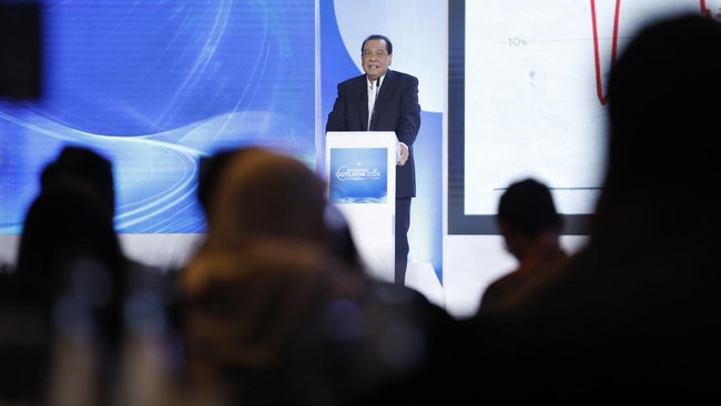 Chairul Tanjung (CT) memperingatkan perkembangan kecerdasan buatan (AI) berpotensi menghilangkan lapangan kerja, dan mengancam peradaban manusia.