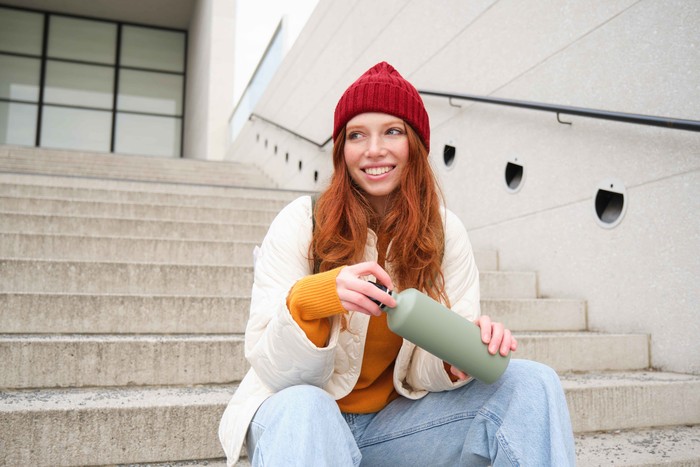 Orang uang suka membawa tumbler punya pola pikir yang terorganisir. Mereka suka mengantisipasi kebutuhan sebelum muncul, baik itu kebutuhan hidrasi, janji temu, atau tenggat waktu.