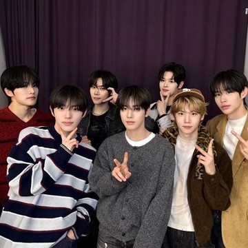 10 Lagu K-Pop yang Cocok Didengar Saat Valentine