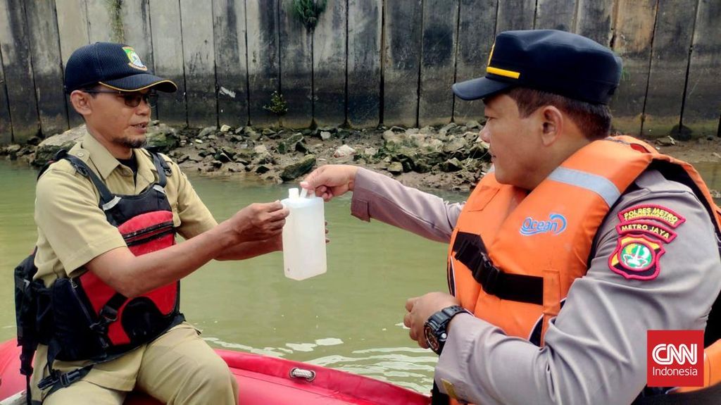 DLH Uji Sampel Hilir Sungai Cisadane Imbas Tercemar Kimia