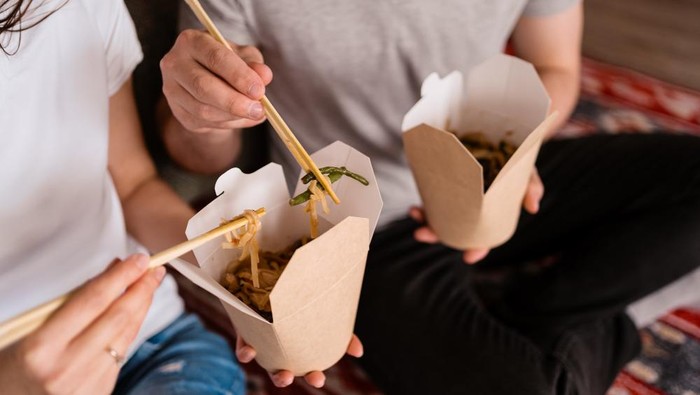 3 Ciri Kepribadian Orang yang Suka Delivery Makanan Menurut Ilmu Psikologi