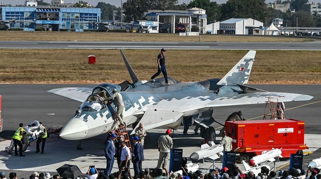 Jet tempur siluman F-35 milik Amerika Serikat dan Su-57 buatan Rusia sama-sama digadang sebagai jet tempur siluman generasi kelima paling canggih di dunia.