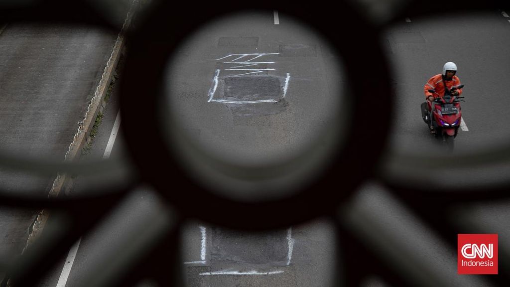 Kronologi Tukang Ojek Korban Kecelakaan Jalan Rusak Jadi Tersangka