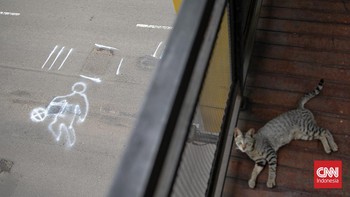 FOTO: Jalan Rusak dan Berlubang di Matraman Memakan Korban Jiwa