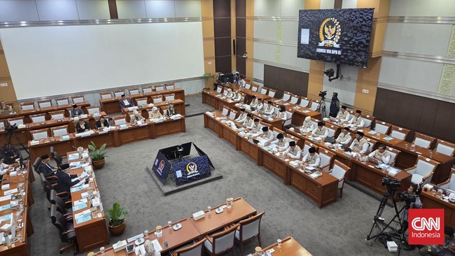 DPR berencana menggelar rapat di masa reses untuk membahas persiapan haji dan kondisi jemaah umrah terkait situasi geopolitik di Timur Tengah.