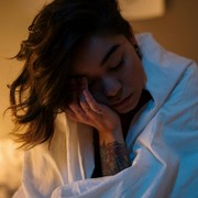 Sering Terbangun Tengah Malam dan Sulit Tidur Lagi? Ini 5 Hal yang Bisa Kamu Coba