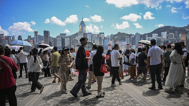 Data Biro Statistik Nasional China menunjukkan tingkat pengangguran usia 16-24 tahun naik dari 16,1 persen pada Februari menjadi 16,9 persen pada Maret.