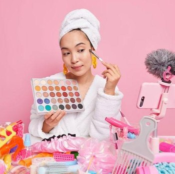 5 Gaya Makeup 2016 yang Bisa Kamu Coba Kembali di Tahun 2026