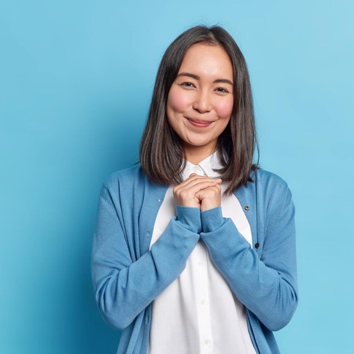 Orang yang benar-benar baik selalu menemukan alasan untuk bersyukur dan tak ragu menunjukkan kasih sayang. Dari hal kecil, kebaikannya terasa tulus dan bermakna.