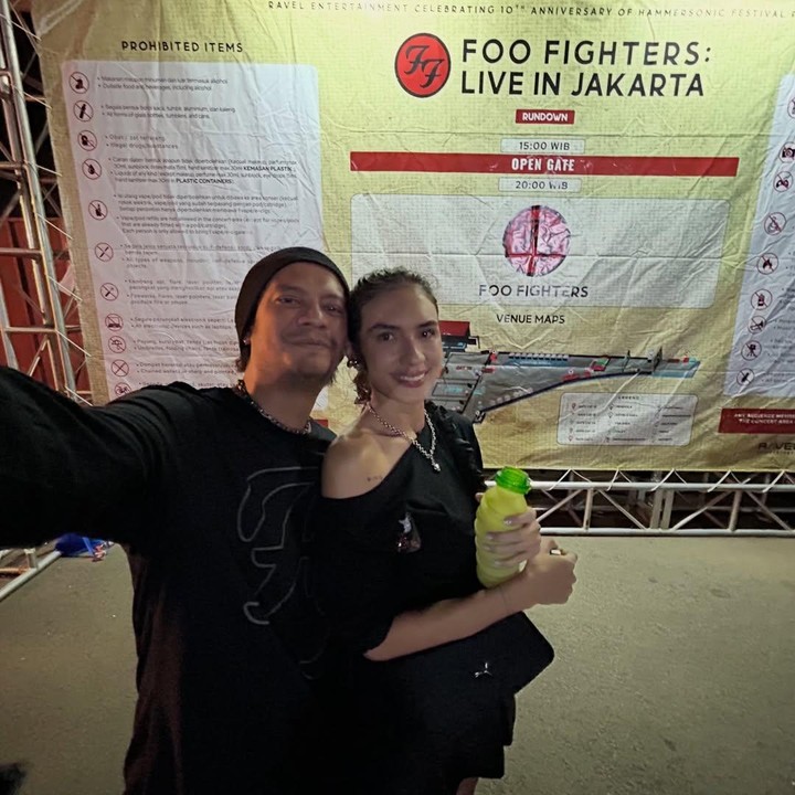 <p>Kebahagiaan tengah menyelimuti Nadila Ernesta dan Eno Gitara Riyanto alias Eno Netral. Pasangan ini baru saja merayakan <em>wedding anniversary&nbsp;</em>mereka yang ke-13 pada 9 Februari, Bunda. (Foto: Instagram @nadila_ernesta)</p>