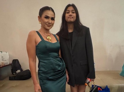 Potret Nova Eliza & Sang Putri Naima yang Tingginya Melebihi Ibunda, Kayak Kembar Bun