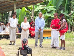Komika Pandji Disanksi Setor 1 Babi-5 Ayam Buntut Candaan Adat Toraja
