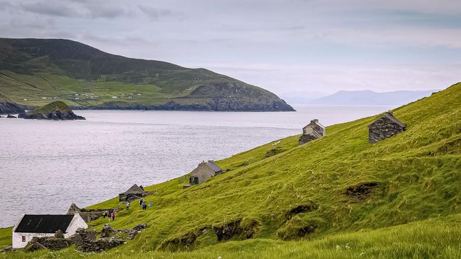 Bagi kalian yang mendambakan pekerjaan di lingkungan yang tenang, sebuah Pulau Great Blasket di Irlandia, punya penawaran lowongan kerja yang unik.