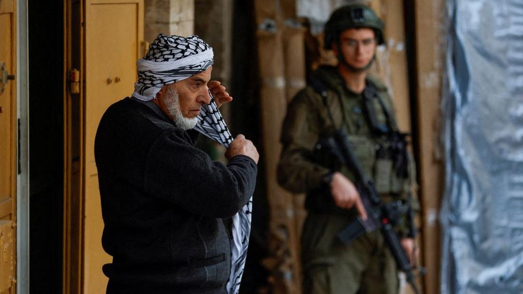 Israel Tahan Wartawan CNN saat Liputan, Kamera Dirusak hingga Dicekik