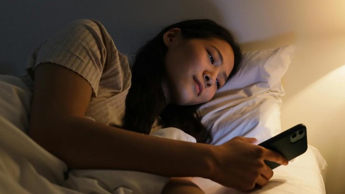 Sarung bantal yang kotor jadi sarang bakteri pemicu jerawat