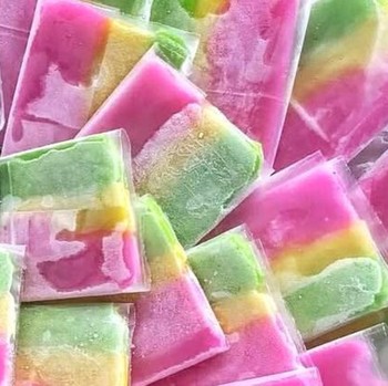 Nostalgia 8 Jajanan Es Jadul Favorit Anak SD, Ada Es Gabus!