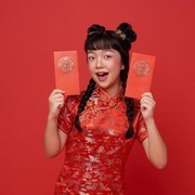 Kenapa Imlek Selalu Identik dengan Angpau? Ini Sejarah dan Maknanya