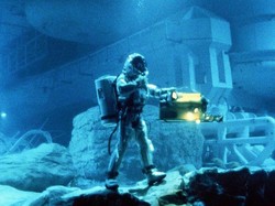 Film 'The Abyss' Karya Lawas James Cameron yang Mendadak Populer Lagi di 2026