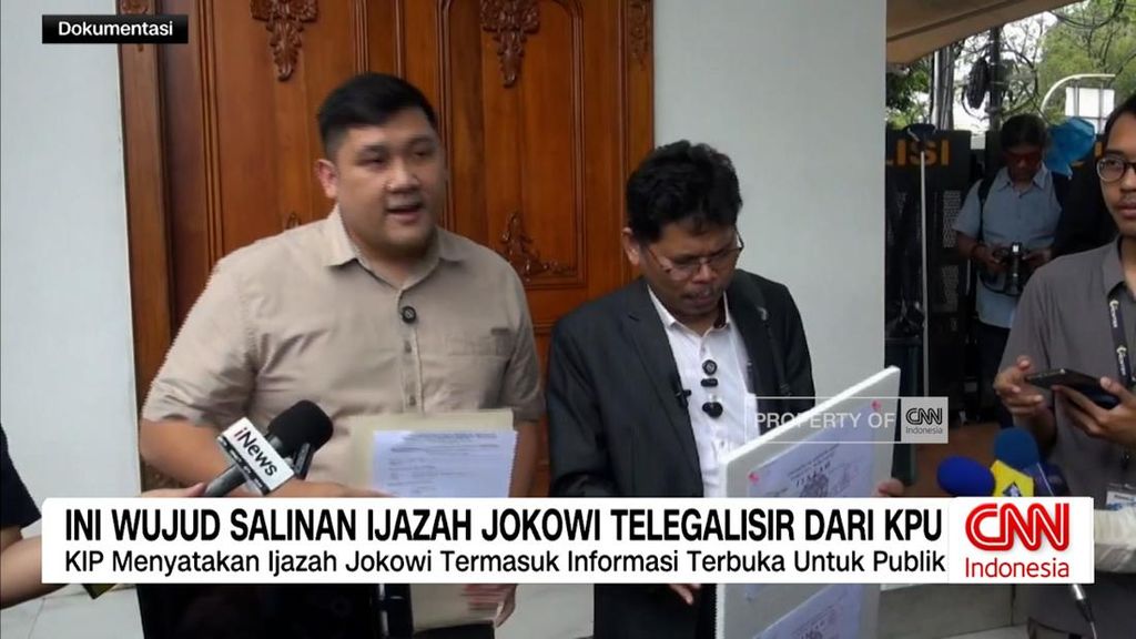 VIDEO: Ini Wujud Salinan Ijazah Jokowi yang Dilegalisir KPU