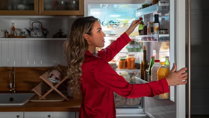 5 Hal yang Harus Segera Dibuang dari Kulkas agar Tetap Bersih dan Rapi