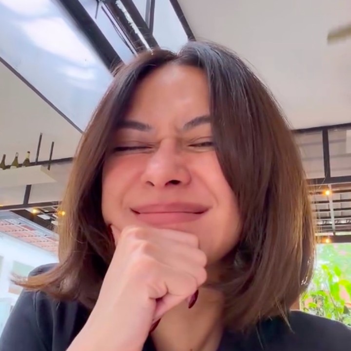 <p>Nana mengaku bangga dengan pencapaian Jason yang kini sudah magang bekerja. Perempuan 40 tahun ini masih tak menyangka putranya kini sudah tumbuh dewasa. "Nyamperin anak magang. <em>Proud mama</em>. Kadang mikir lho... Ini gimana sih kok anakku udh gede banget. Perasaan baru 5 tahun lalu lahiran," ungkap sang aktris. (Foto: Instagram @nanamirdad_)</p>