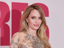 Viral Wajah Angelina Jolie Disebut Berbeda di Shanghai, Muncul Dugaan Kloning