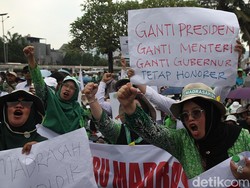 Guru Madrasah Datangi DPR Suarakan Pilunya Jadi Honorer, Tuntut Status PPPK