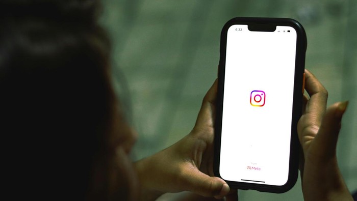 Caption foto yang generik dan tidak menyebutkan nama ataupun username apa pun