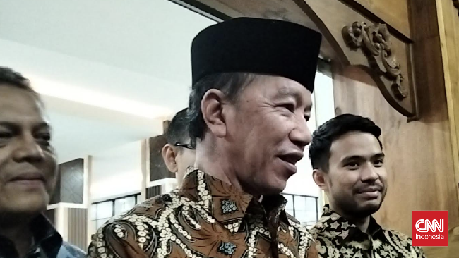 Presiden Jokowi menjalani pemeriksaan tambahan di Polda Metro Jaya selama dua setengah jam. Kuasa hukum menjelaskan fokus pada proses perkuliahan dan skripsi.