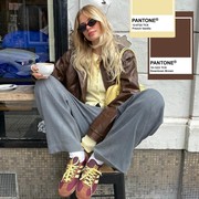 Get The Look: Inspirasi Color Combo Outfit ala Linda Schulz, Kasual dan Stylish!