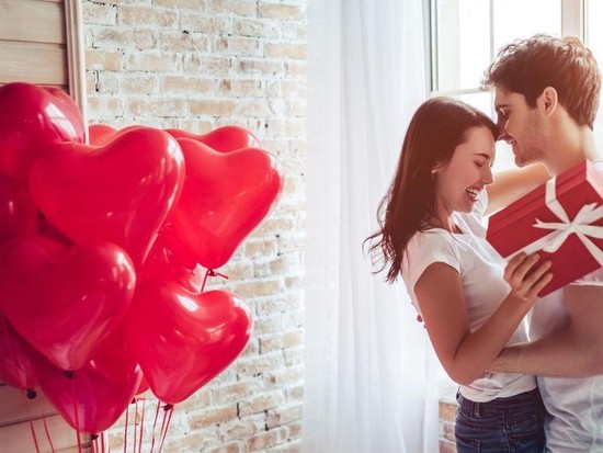 Hadiah Valentine Berkelas untuk Pasangan, Rekomendasi Dompet Kulit Pria Premium Andalan!