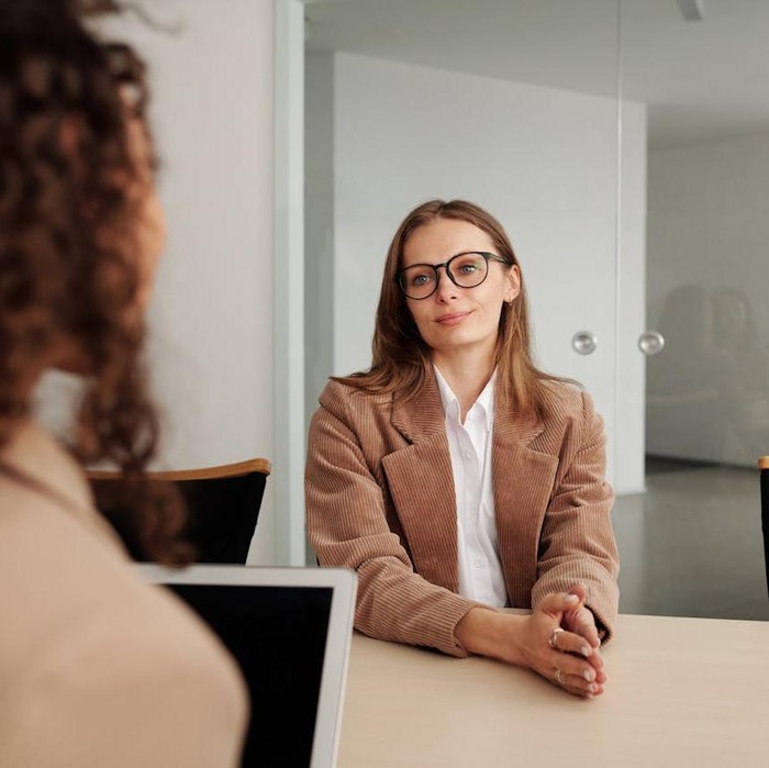 Tidak perlu selalu benar dan bertanggung jawab atas pilihan. Mampu mengendalikan keadaan.