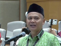 Video Guru Madrasah Curhat ke DPR: Sekolah Pakai Smart TV, Kami Hanya Melihat