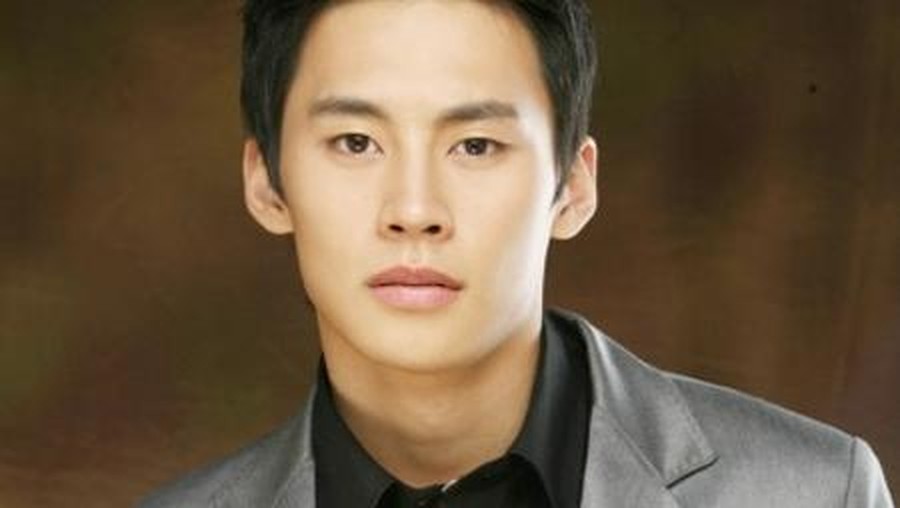 Jung Eun Woo