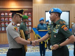 Kapolres Bogor Jadi Warga Kehormatan Paspampres, Terima Brevet Setia Waspada