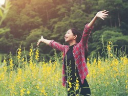 9 Cara Sederhana Hidup Lebih Tenang dan Bahagia Tanpa Drama