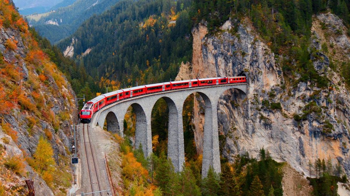 Perjalanan Kereta-Kereta Paling Lambat di Dunia dengan Panorama Indah