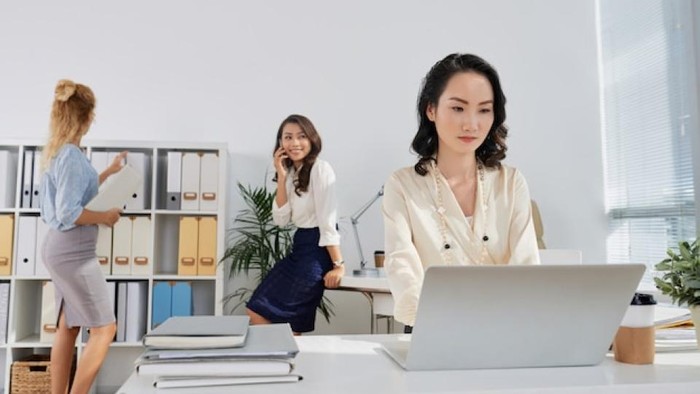5 Kebiasaan yang Bisa Bikin Karyawan Hebat Terlihat Tidak Profesional