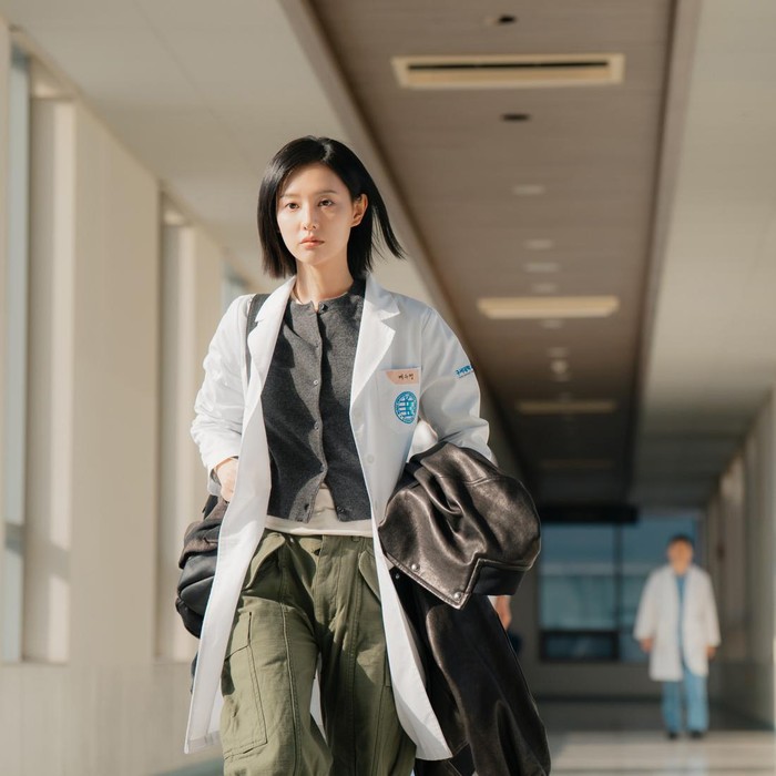Kim Ji Won akan kembali membintangi drama Korea baru berjudul Doctor X yang tayang Oktober 2026.
