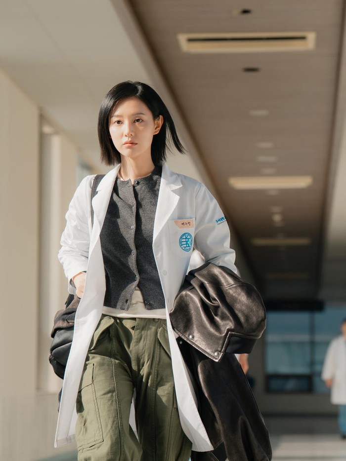 Kim Ji Won akan kembali membintangi drama Korea baru berjudul Doctor X yang tayang Oktober 2026.