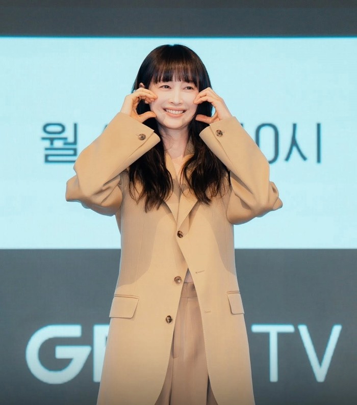 Lee Na Young merupakan salah satu aktris kenamaan Korea yang lahir pada 22 Februari 1979. Meski usianya akan menginjak 47 tahun, namun visual sang aktris nampak tak menua dan justru semakin awet muda./ Foto: instagram.com/leenayoung222