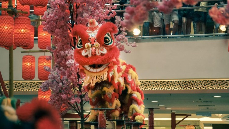 Mall dengan pertunjukan barongsai