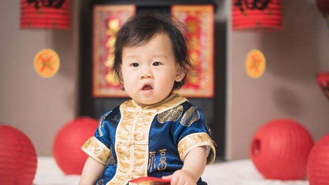 150 Ide Nama Bayi Laki-laki yang Lahir di Momen Imlek