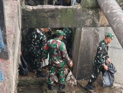 388 Personel Gabungan Gelar Aksi Bersih-bersih di Tiga Pasar Bandar Lampung