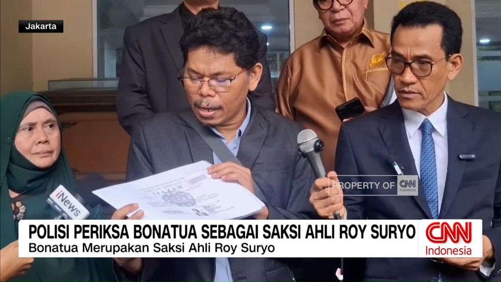 VIDEO: Polisi Periksa Bonatua sebagai Saksi Ahli Roy Suryo