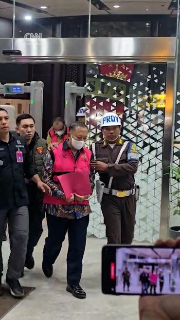 Penampakan 11 Tersangka Kasus POME