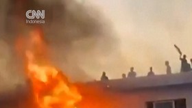 Horor Kebakaran Gedung Kampus di Senegal saat Demo Mahasiswa Ricuh