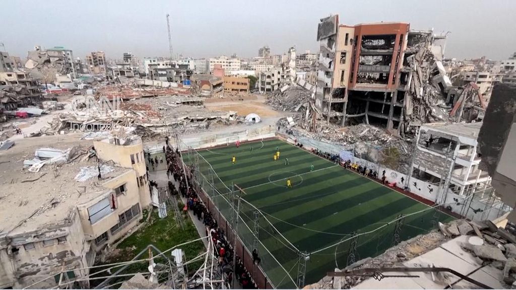 Warga Bergairah Ikut Turnamen Sepak Bola di Jalur Gaza