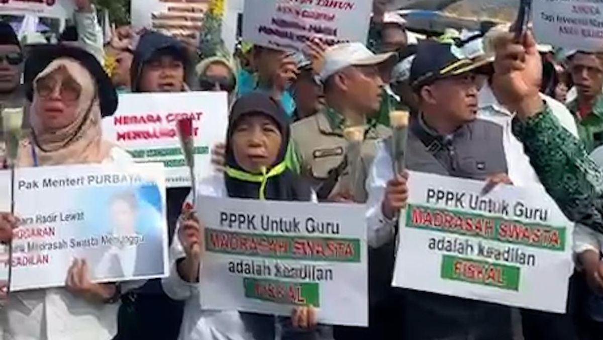 Temui DPR, Guru Madrasah Swasta Adukan Tak Bisa Ikut Seleksi PPPK